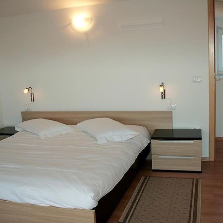 Fineda Grande Apartments Porec Exterior photo