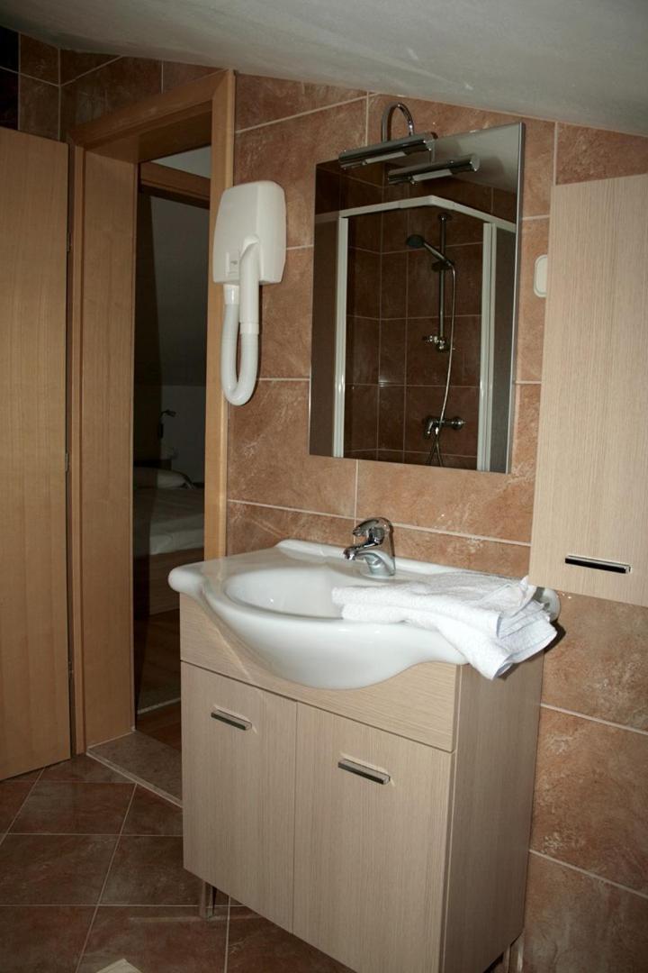 Fineda Grande Apartments Porec Exterior photo